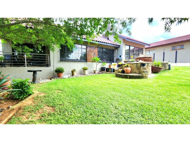 <!--[if BLOCK]><![endif]--> 234  columbine ave, Mondeor,  Johannesburg <!--[if ENDBLOCK]><![endif]-->